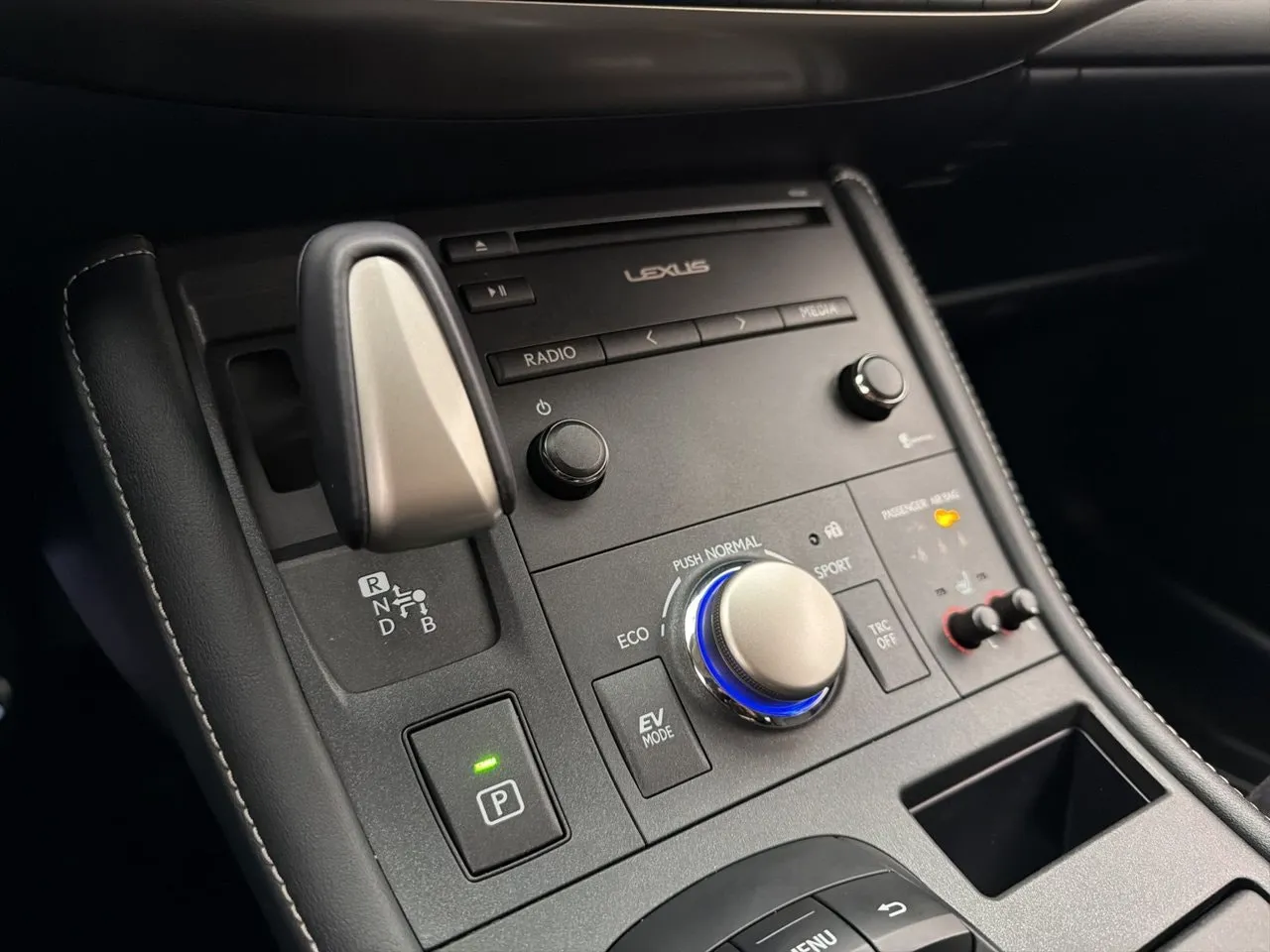 Vehicle image 15