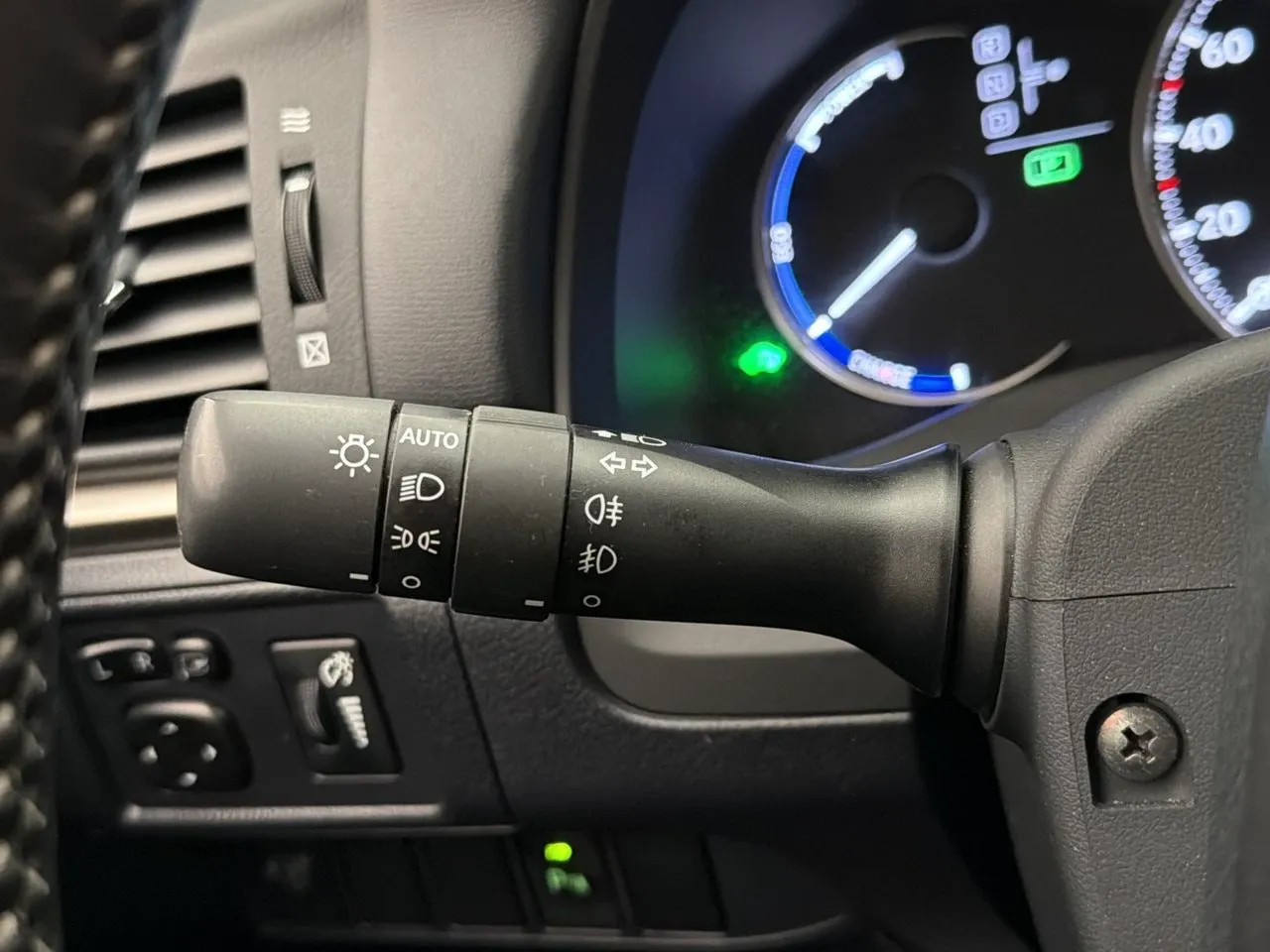 Vehicle image 24