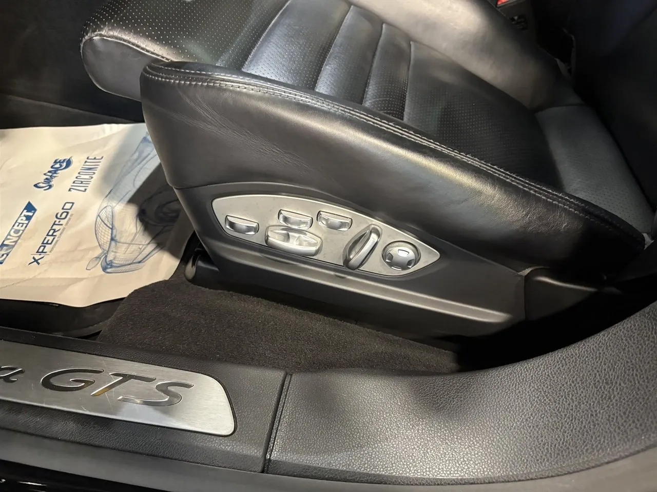 Vehicle image 18