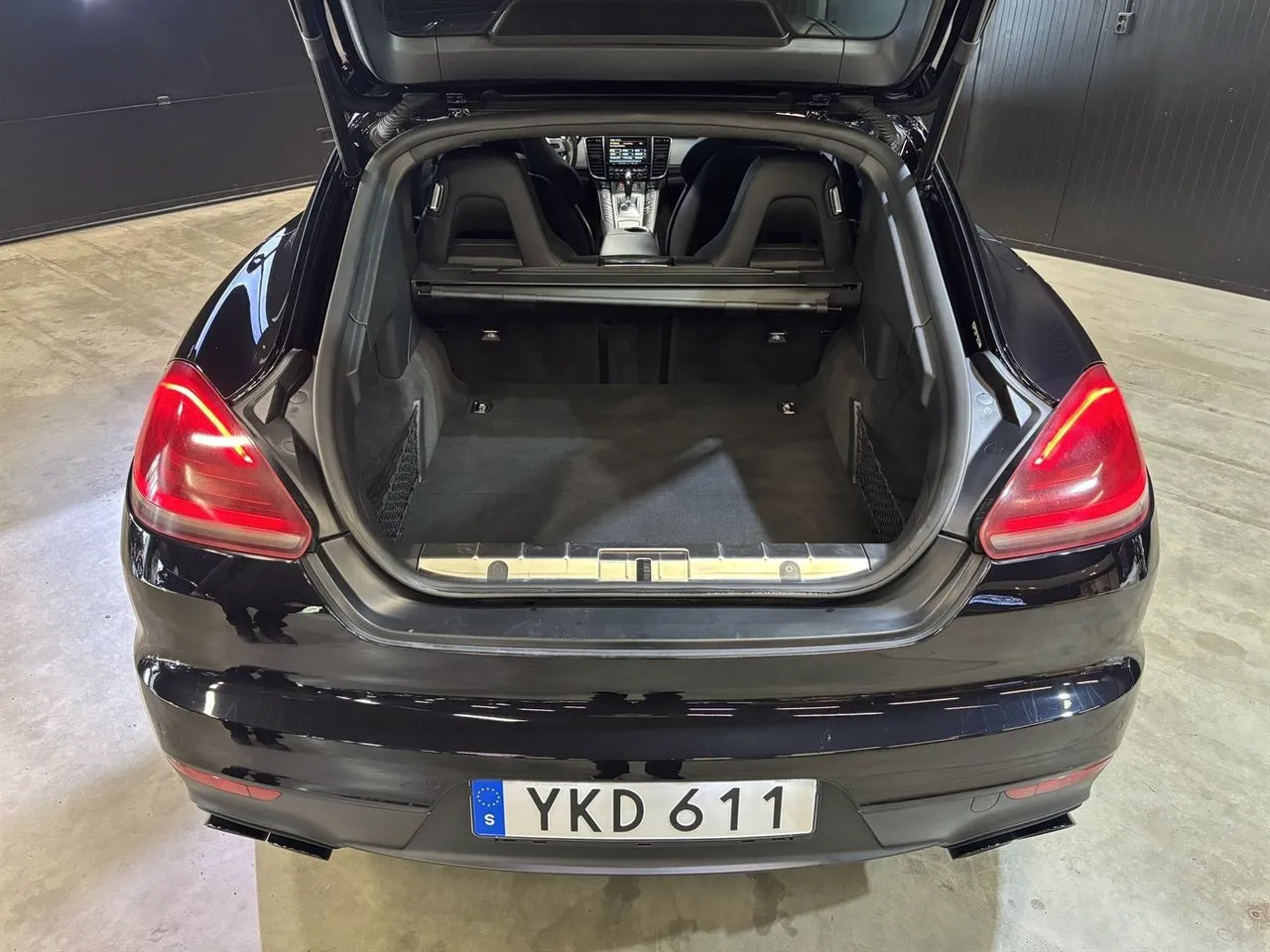 Vehicle image 22