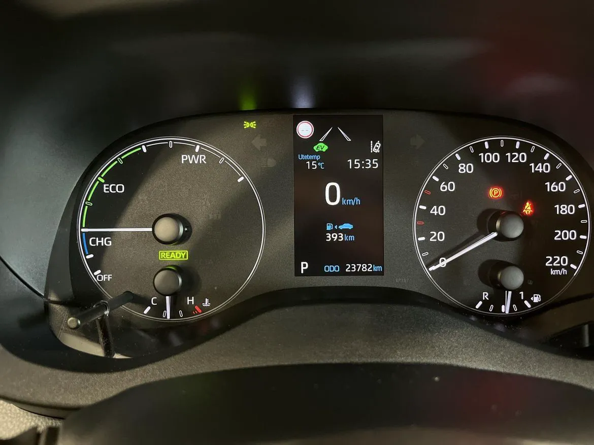 Vehicle image 14