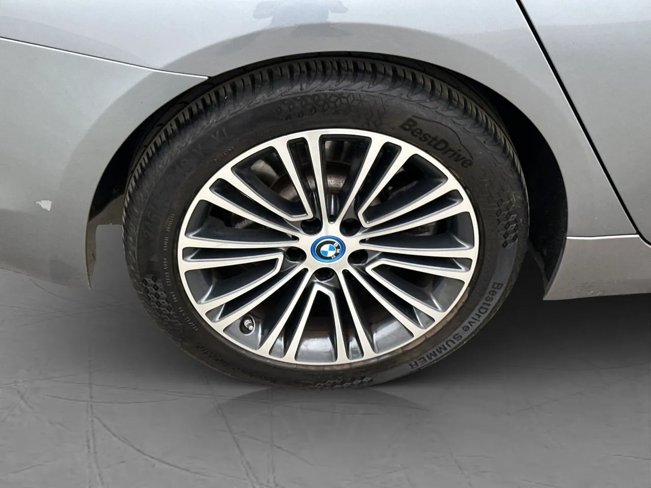 Vehicle image 30