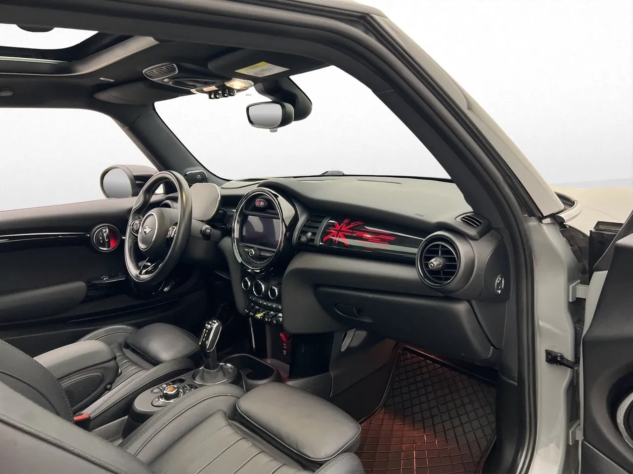 Vehicle image 14