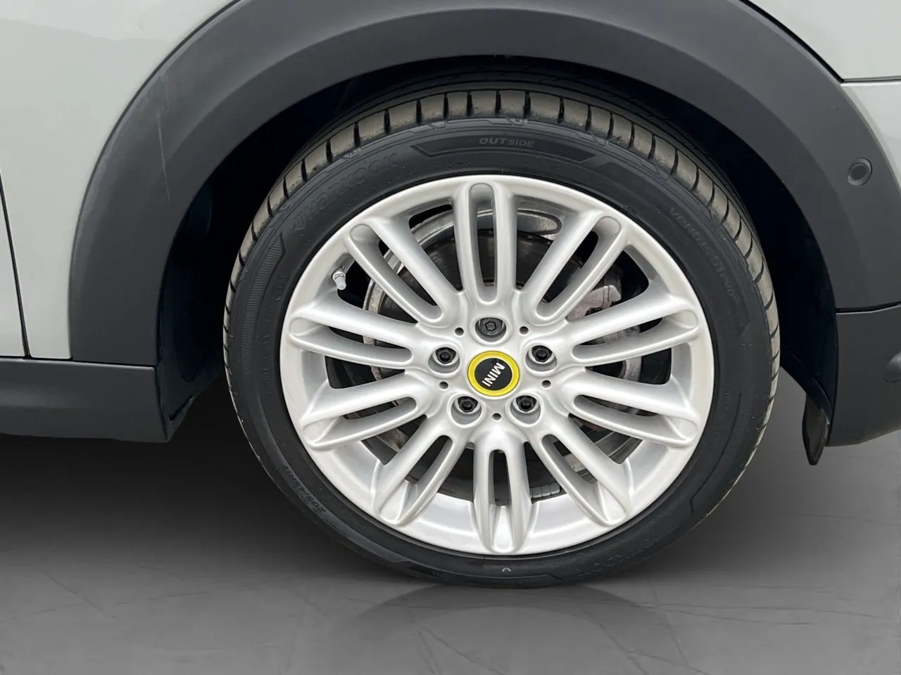 Vehicle image 36