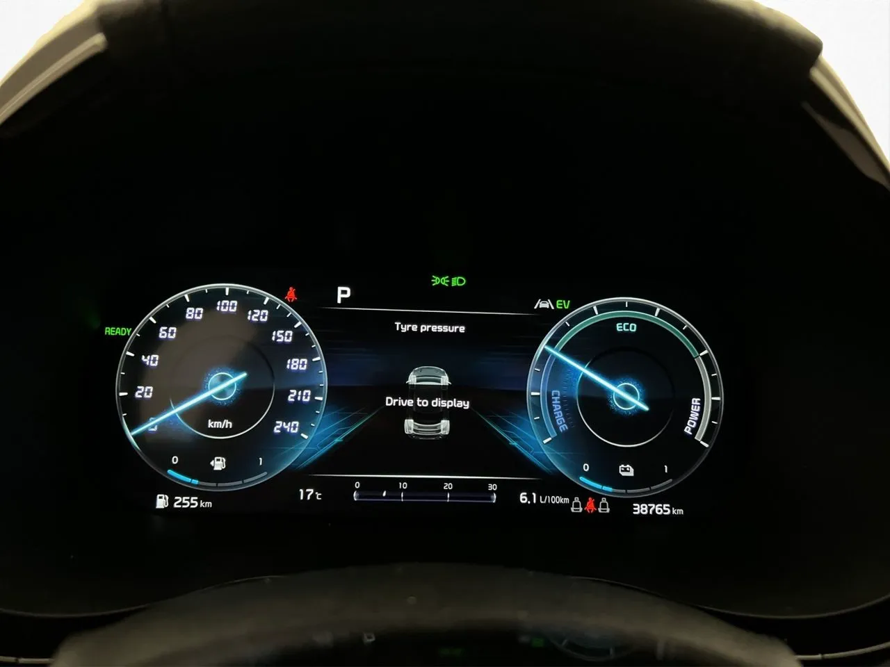 Vehicle image 16