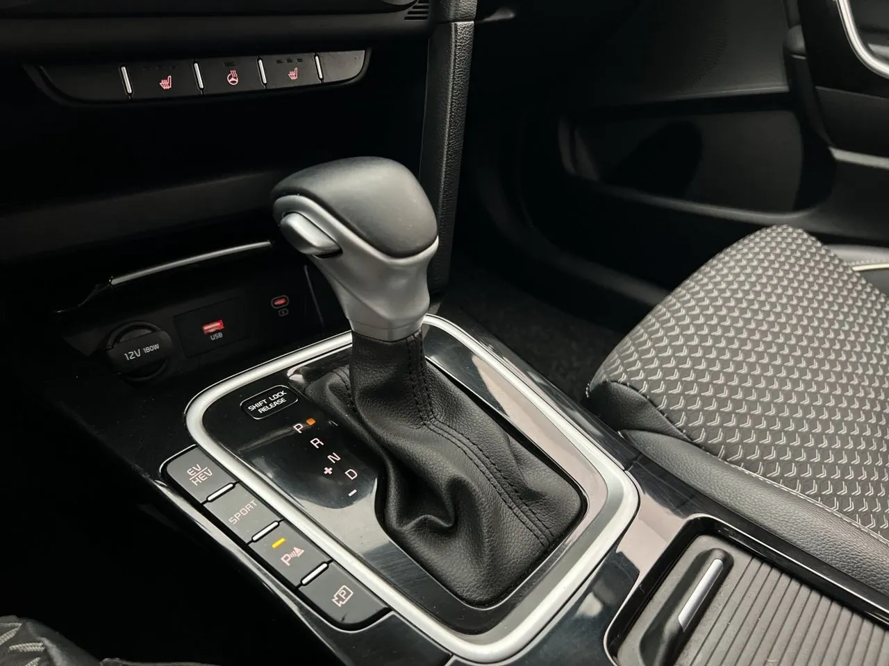 Vehicle image 27