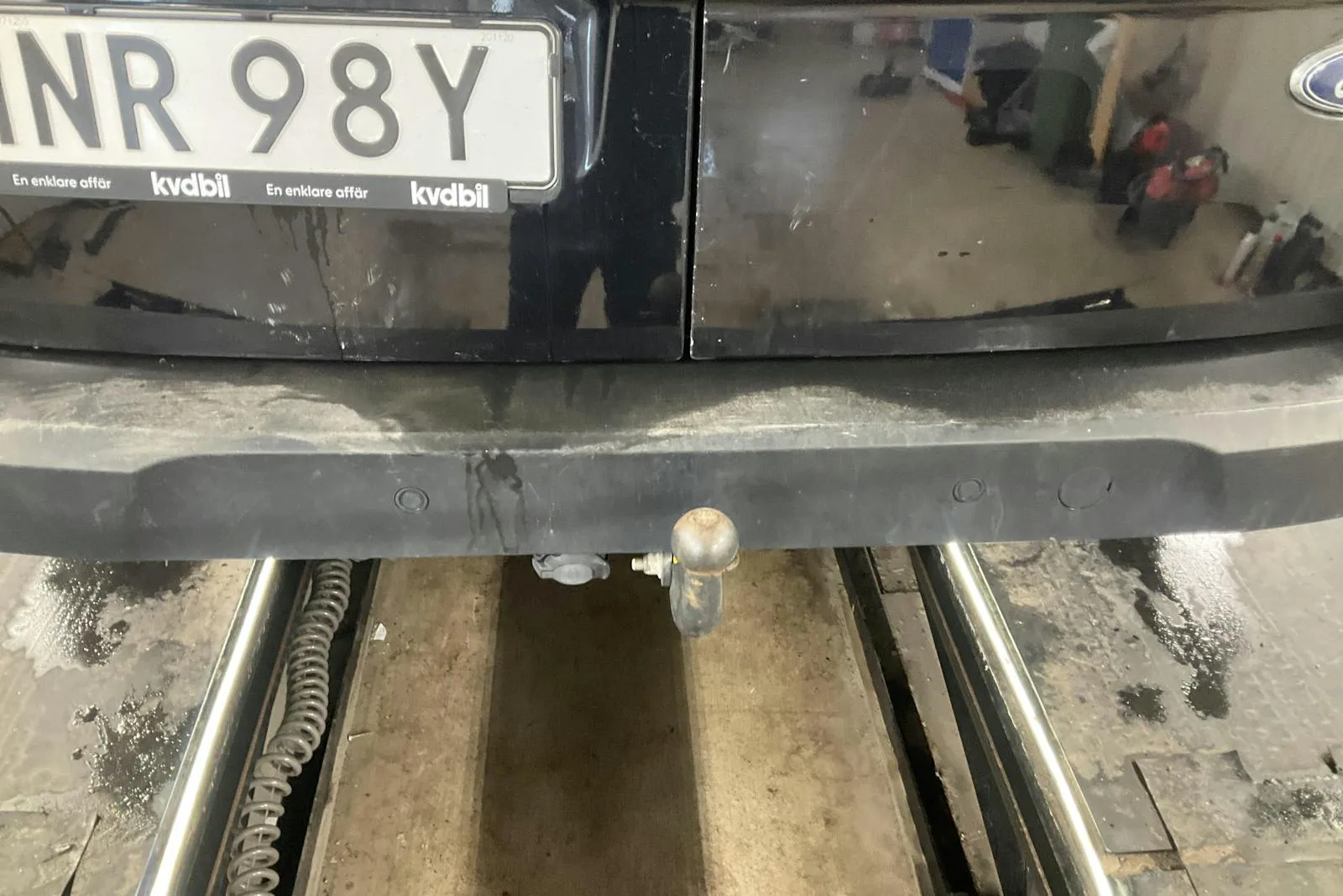 Vehicle image 13