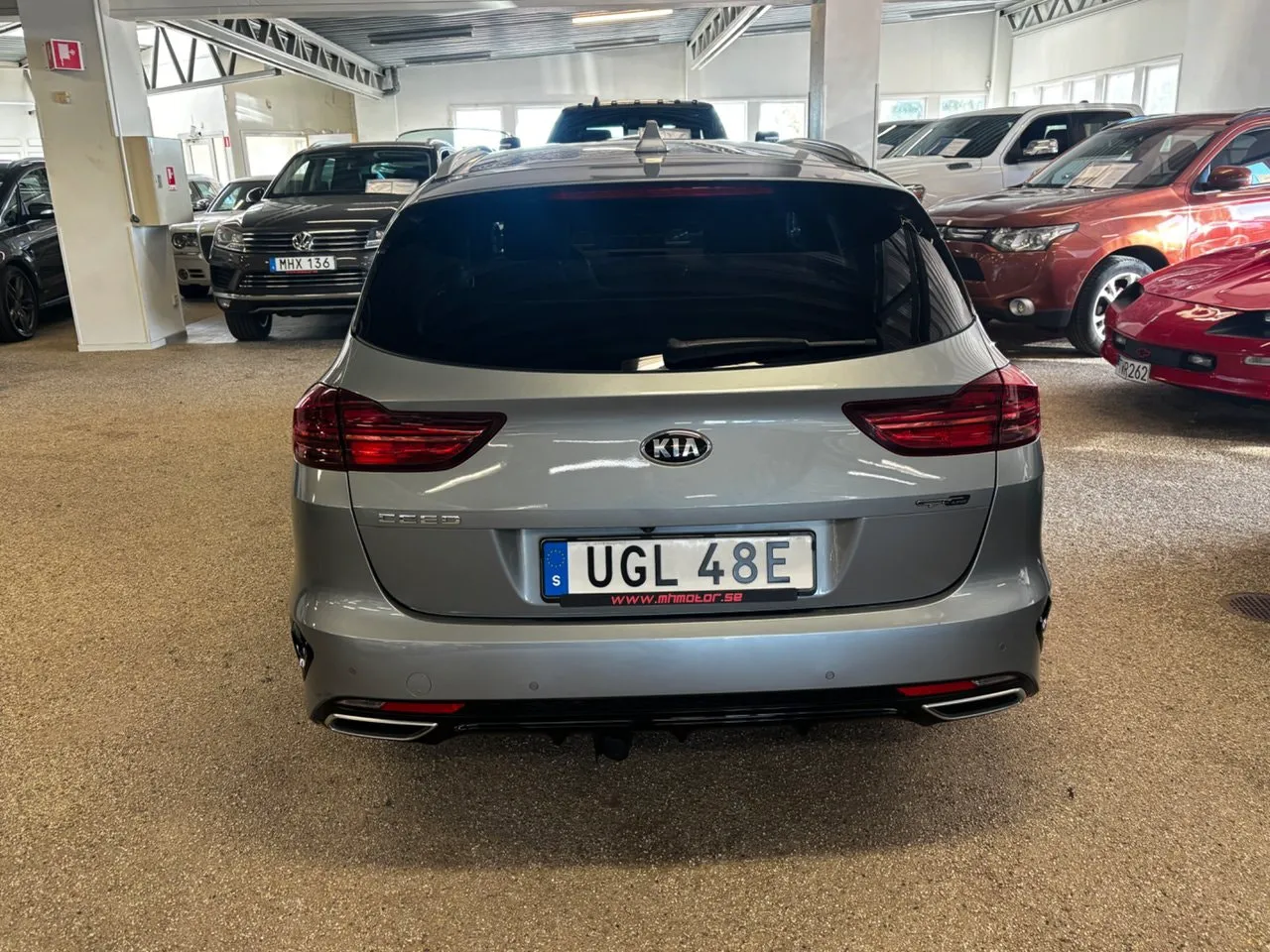Vehicle image 5