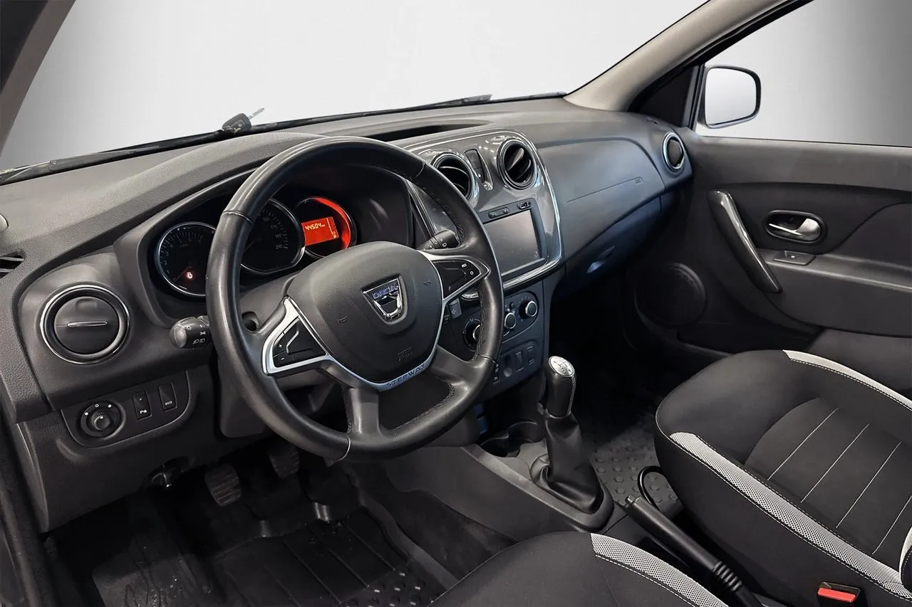 Vehicle image 14