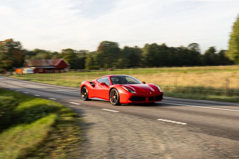Ferrari 488 bild 9