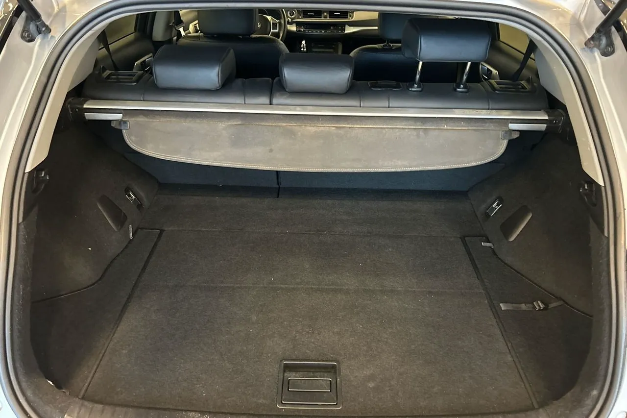 Vehicle image 20