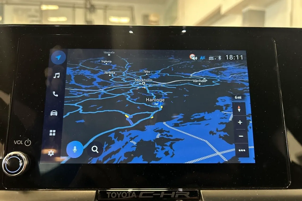 Vehicle image 18