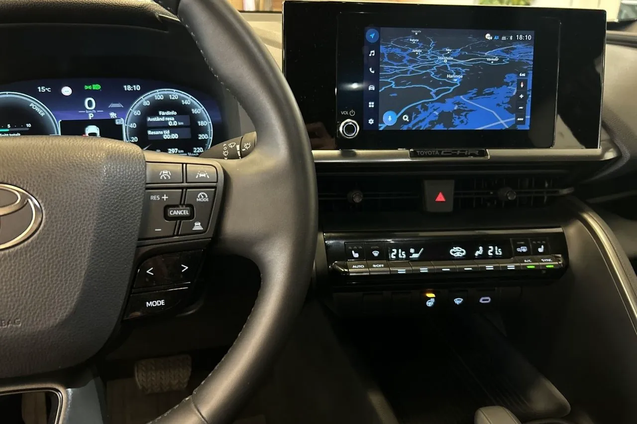 Vehicle image 16