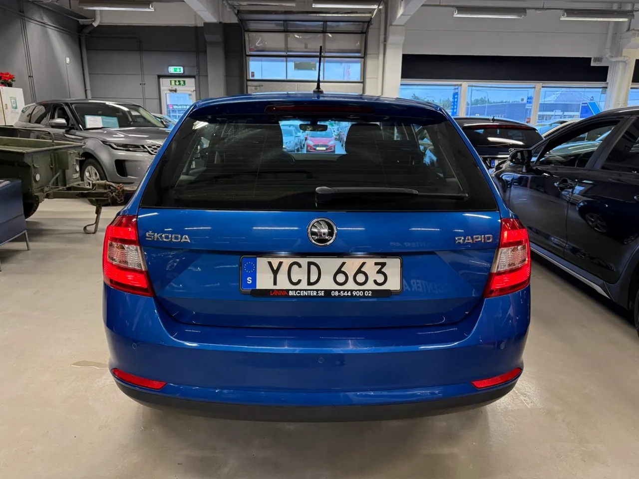 Vehicle image 6