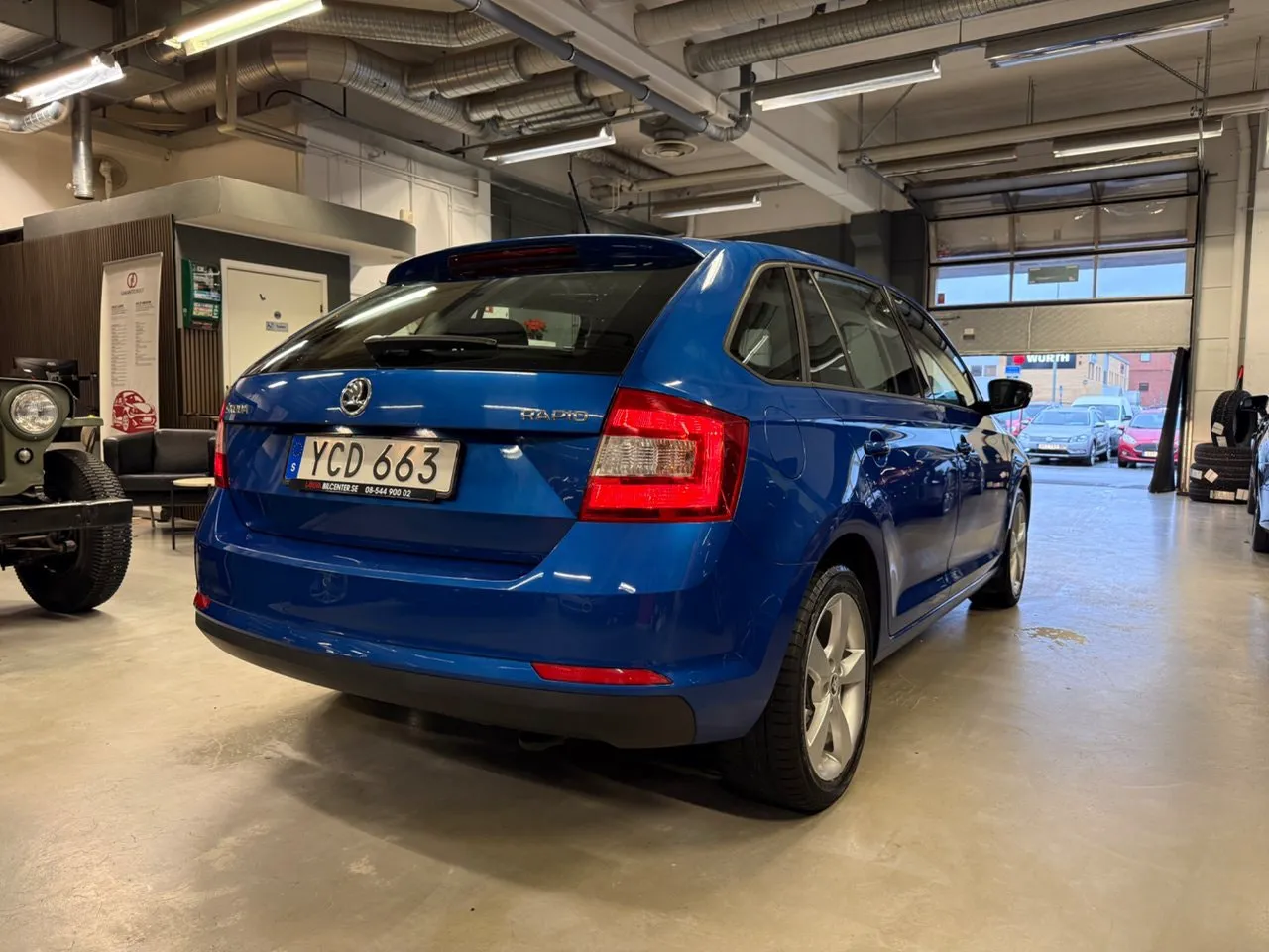 Vehicle image 5