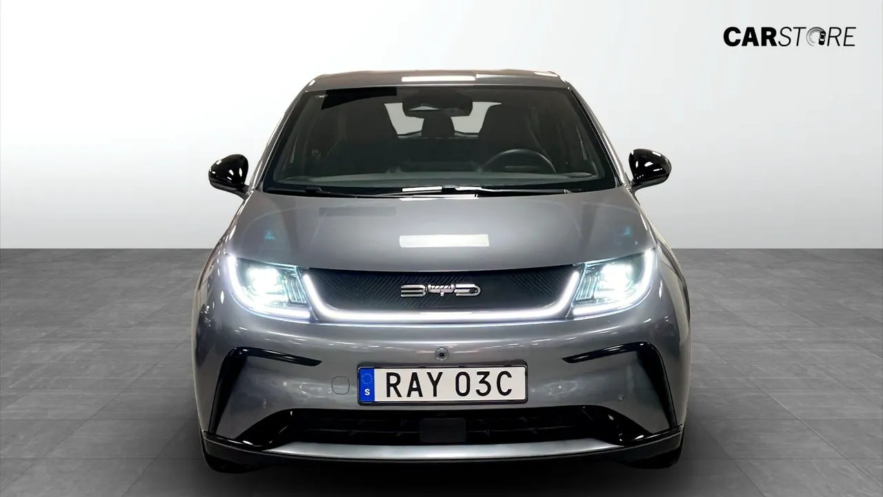 Vehicle image 7