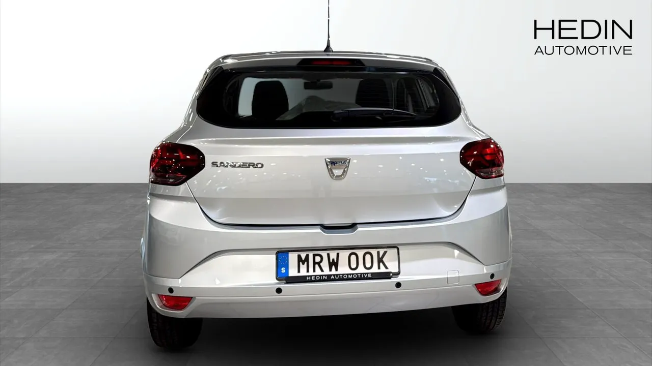 Vehicle image 6