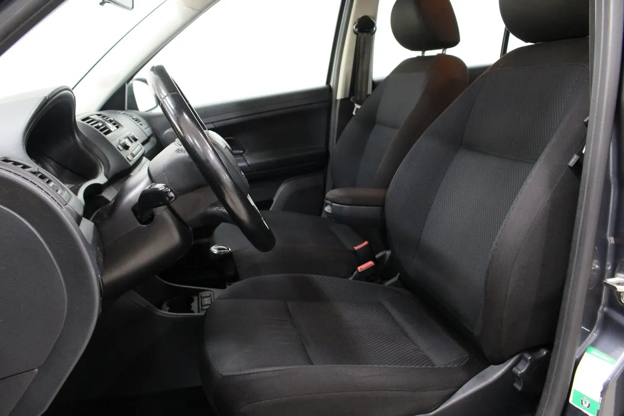 Vehicle image 11