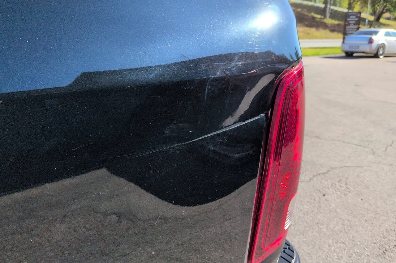 Vehicle image 18