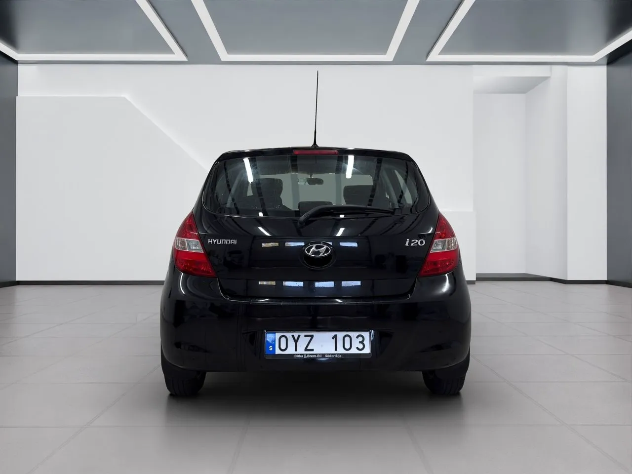 Vehicle image 7