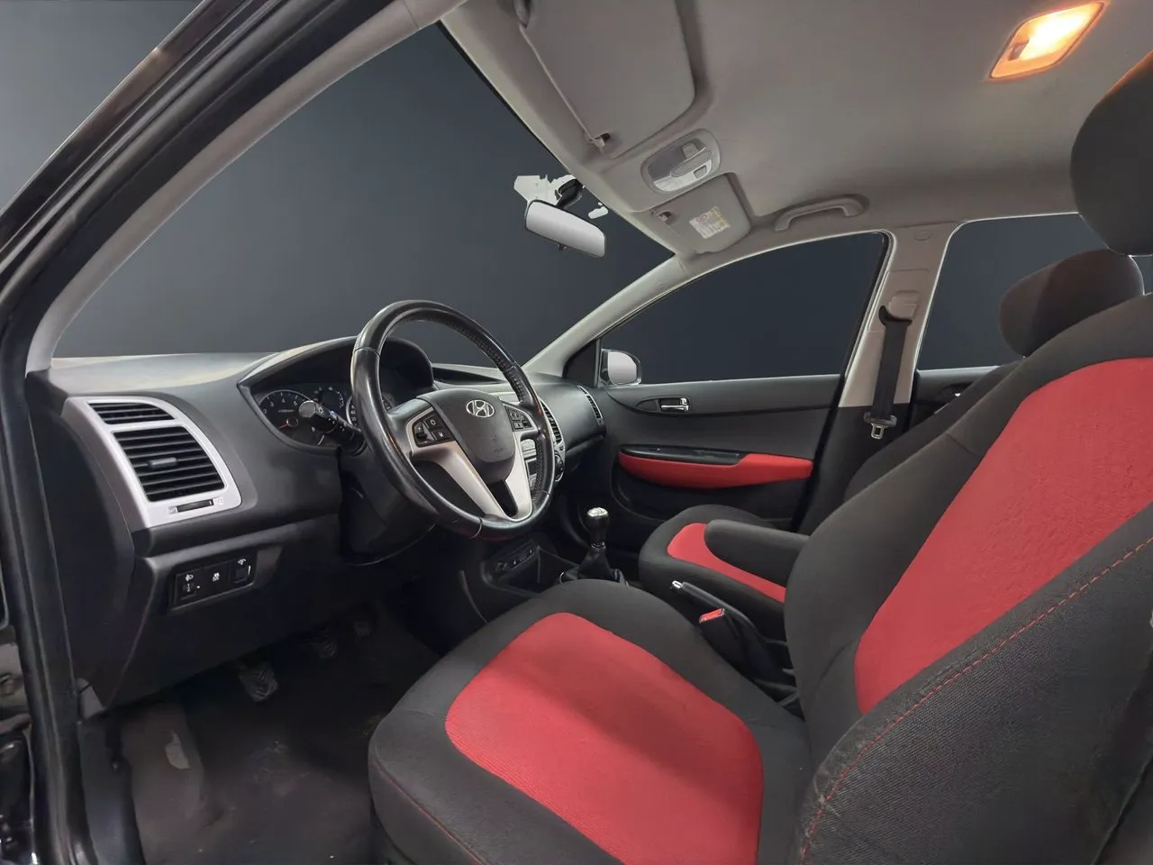 Vehicle image 8