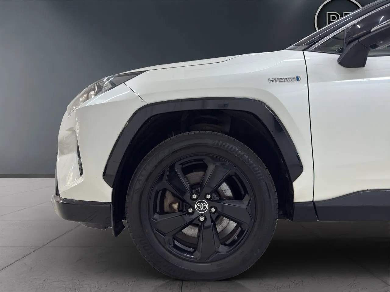 Vehicle image 15