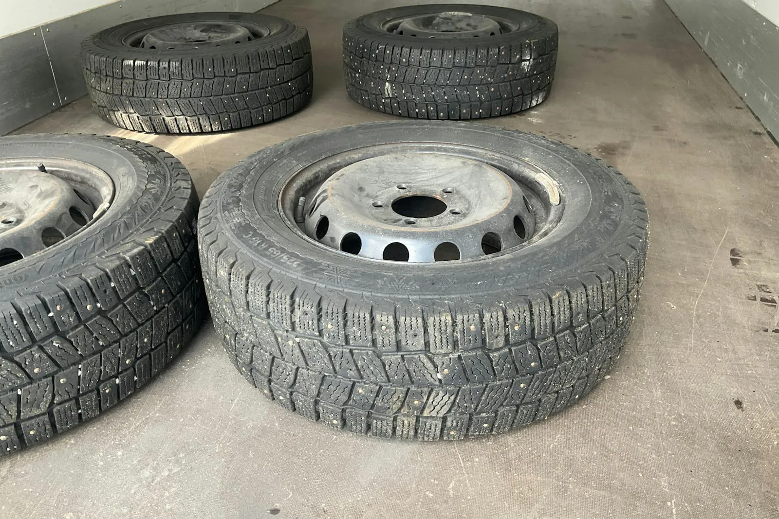 Vehicle image 11