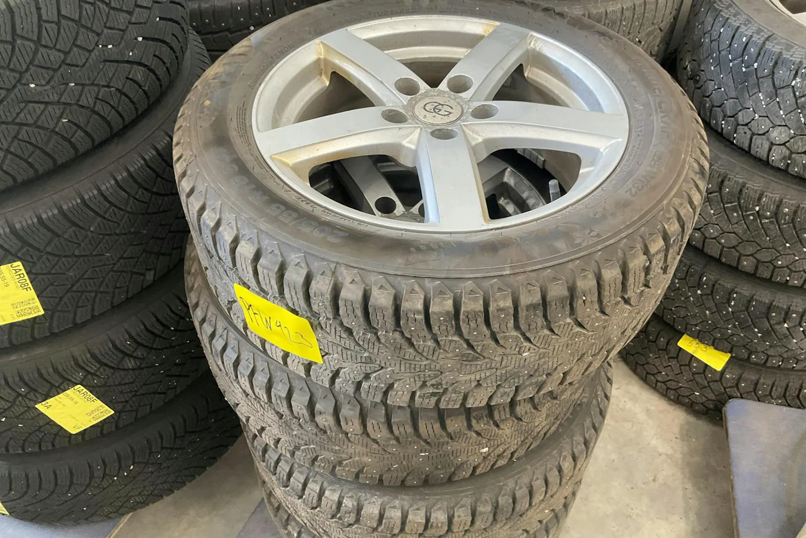 Vehicle image 13