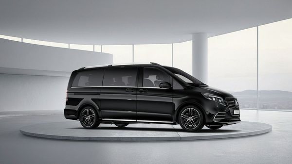 Mercedes V300 300 lång AVANTGARDE AMG 4x4 #LAGERBIL# - 2026