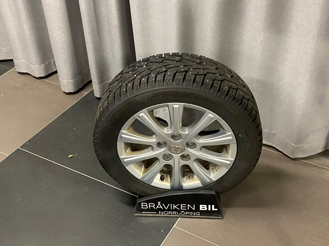Vehicle image 17