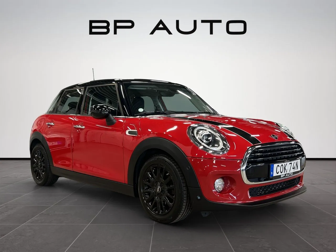 Vehicle image 7