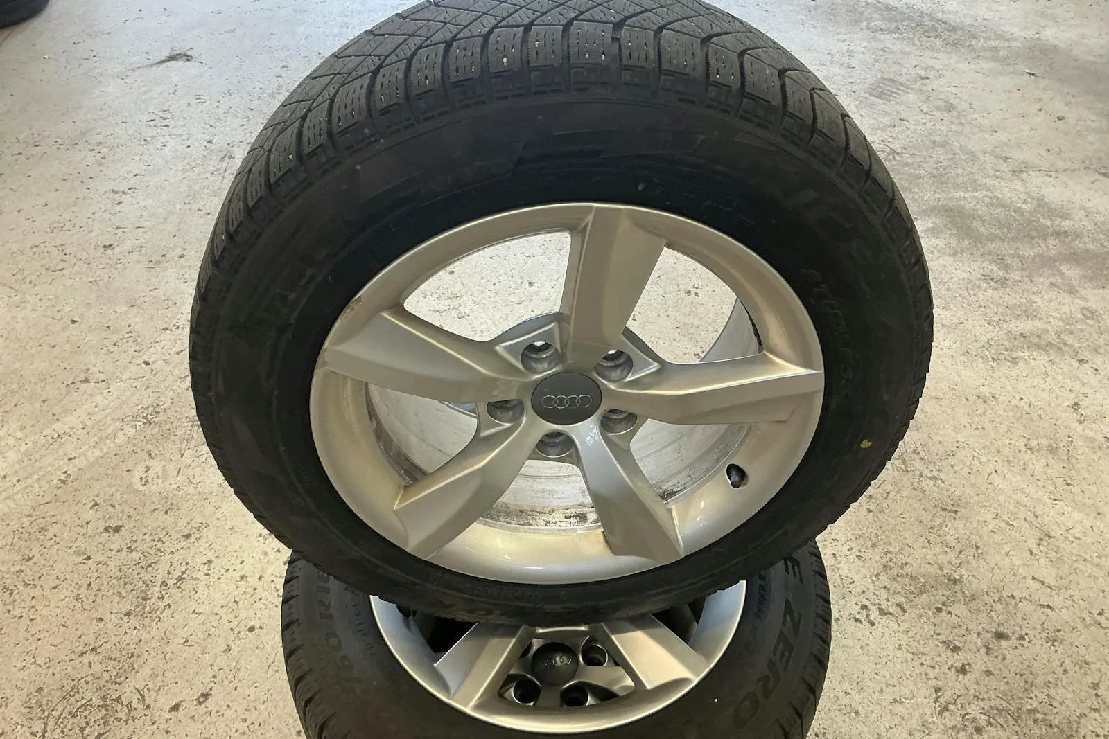 Vehicle image 14