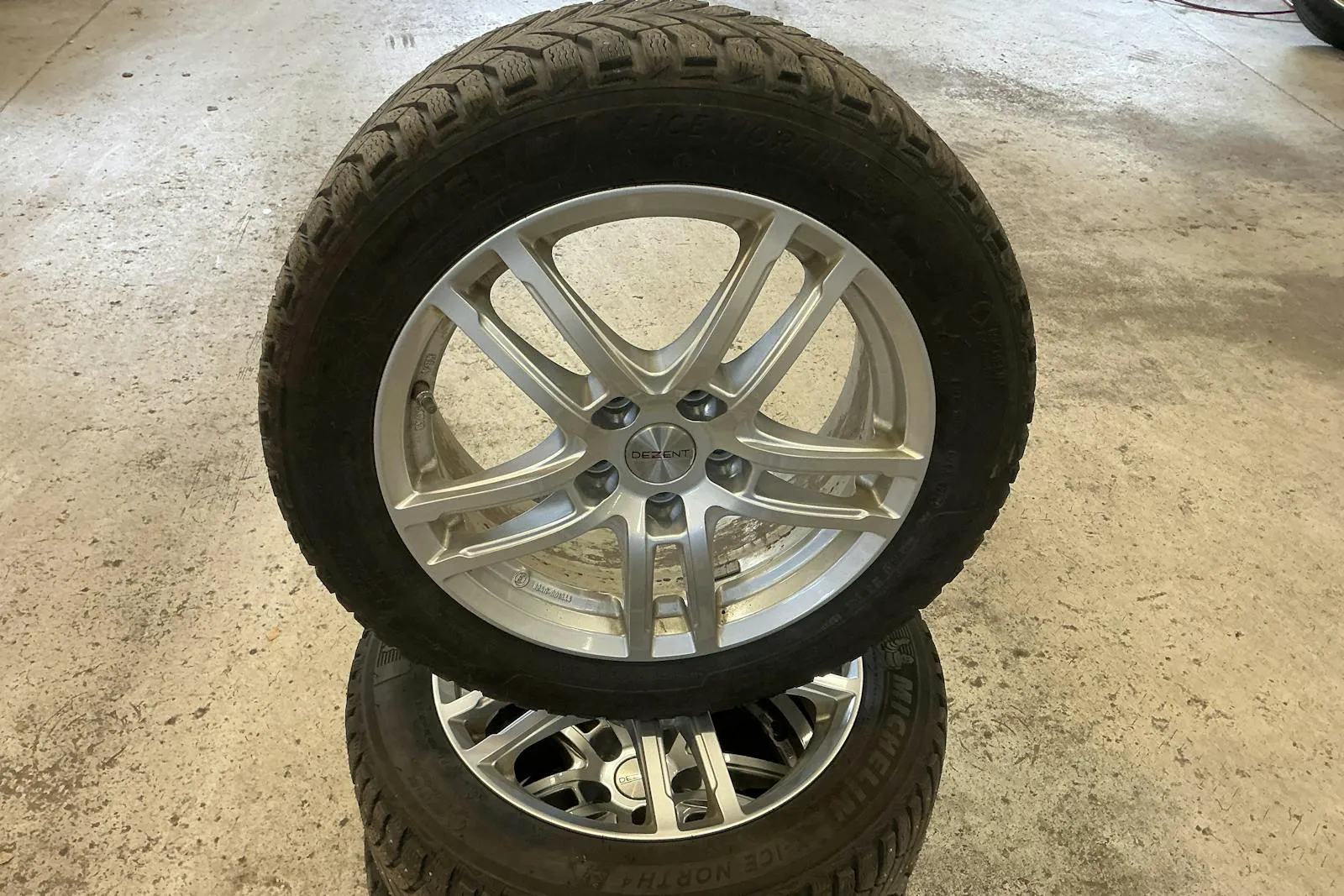 Vehicle image 18