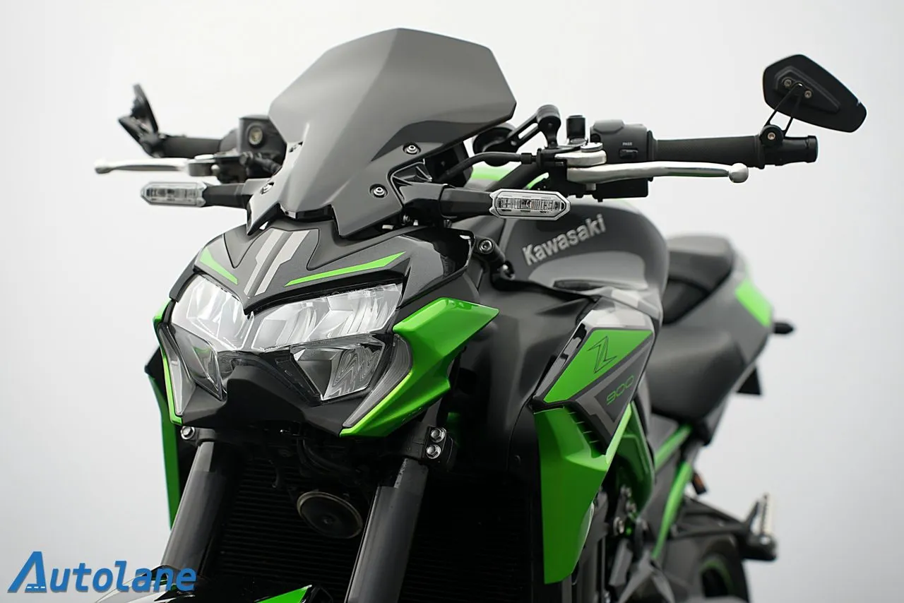 Vehicle image 21