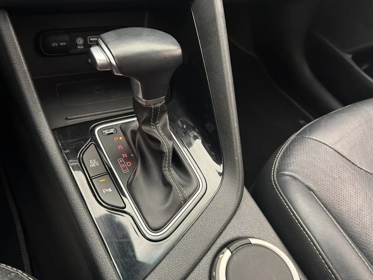 Vehicle image 23