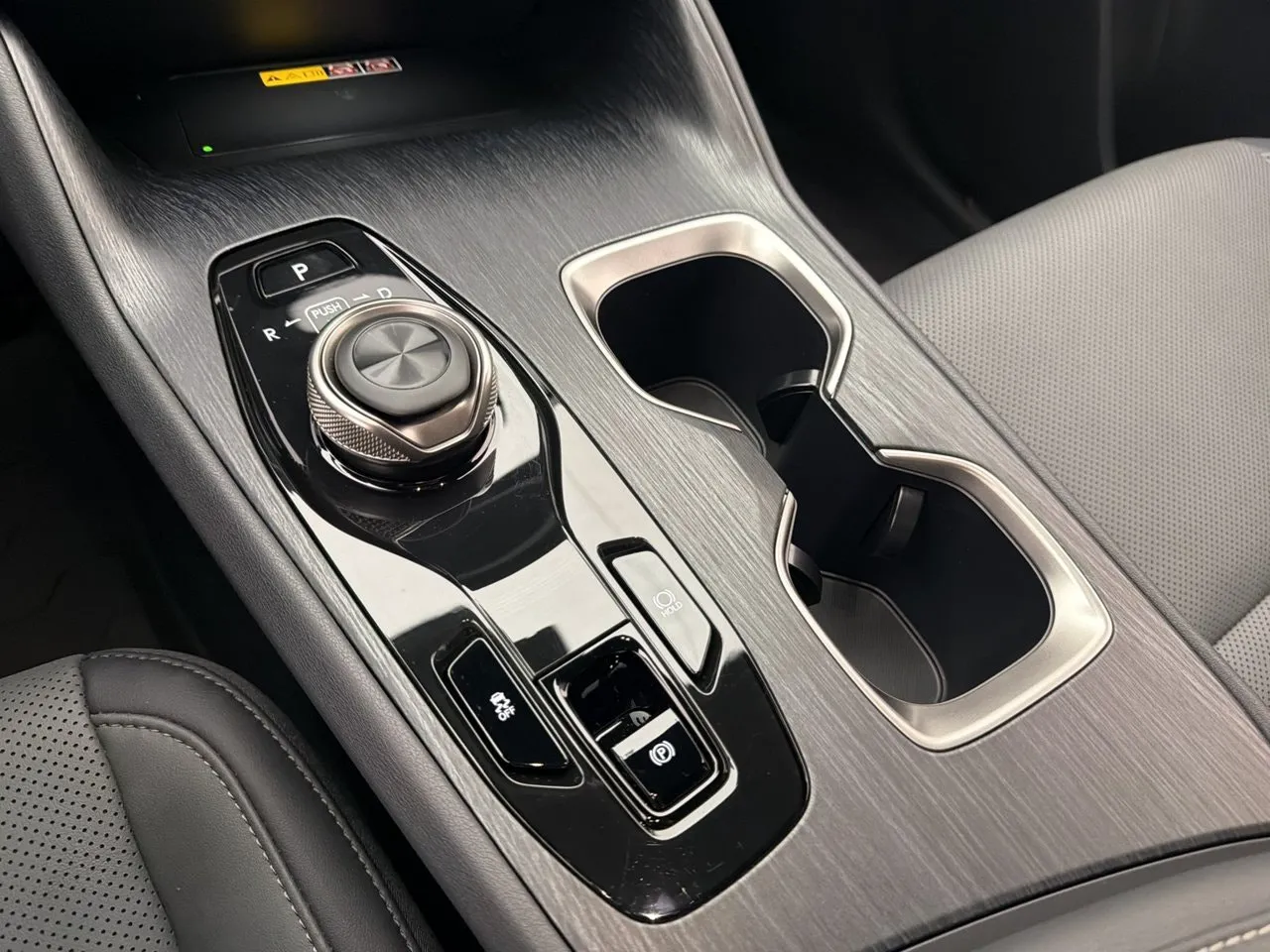 Vehicle image 26