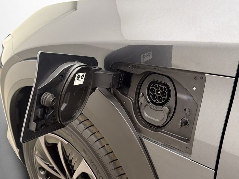 Lexus RZ bild 33