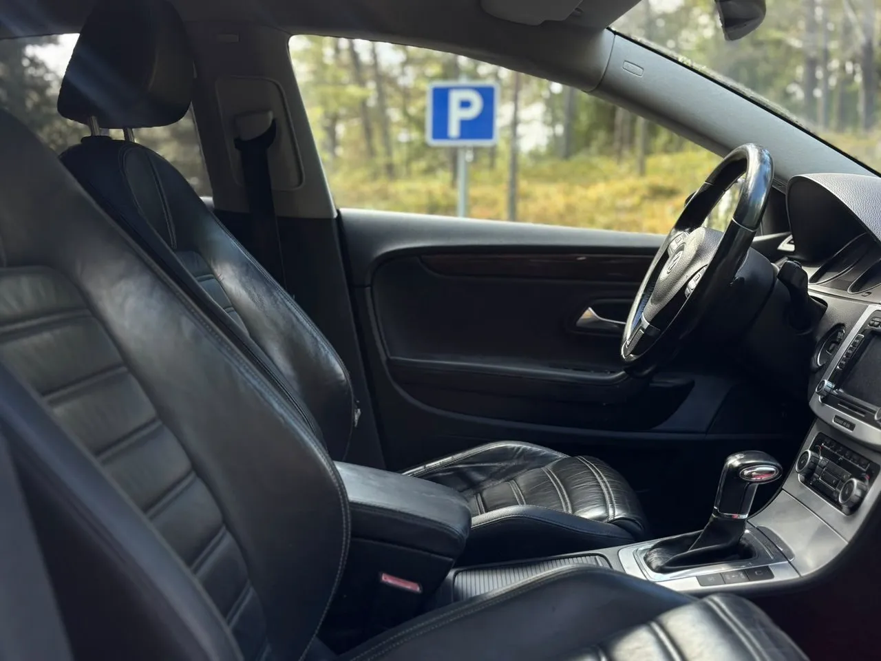Vehicle image 14