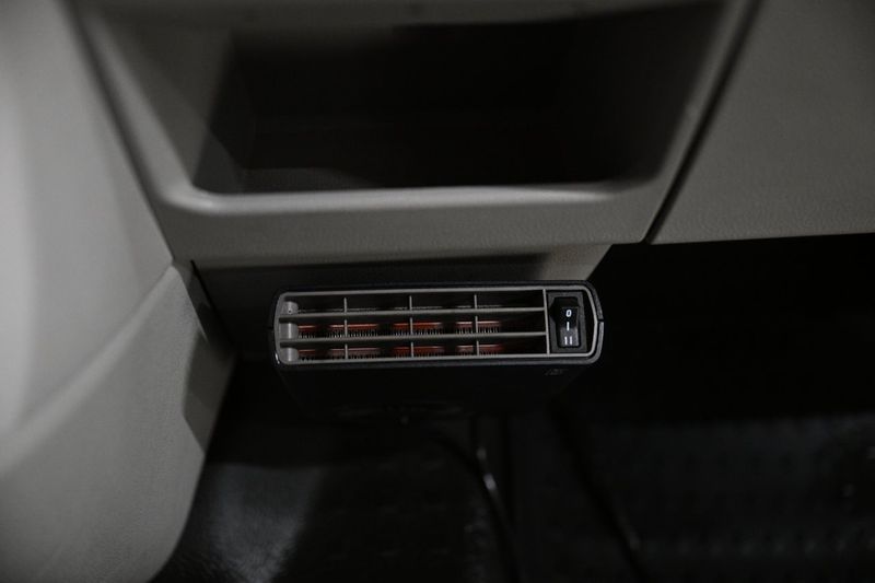 Volkswagen Caravelle bild 28