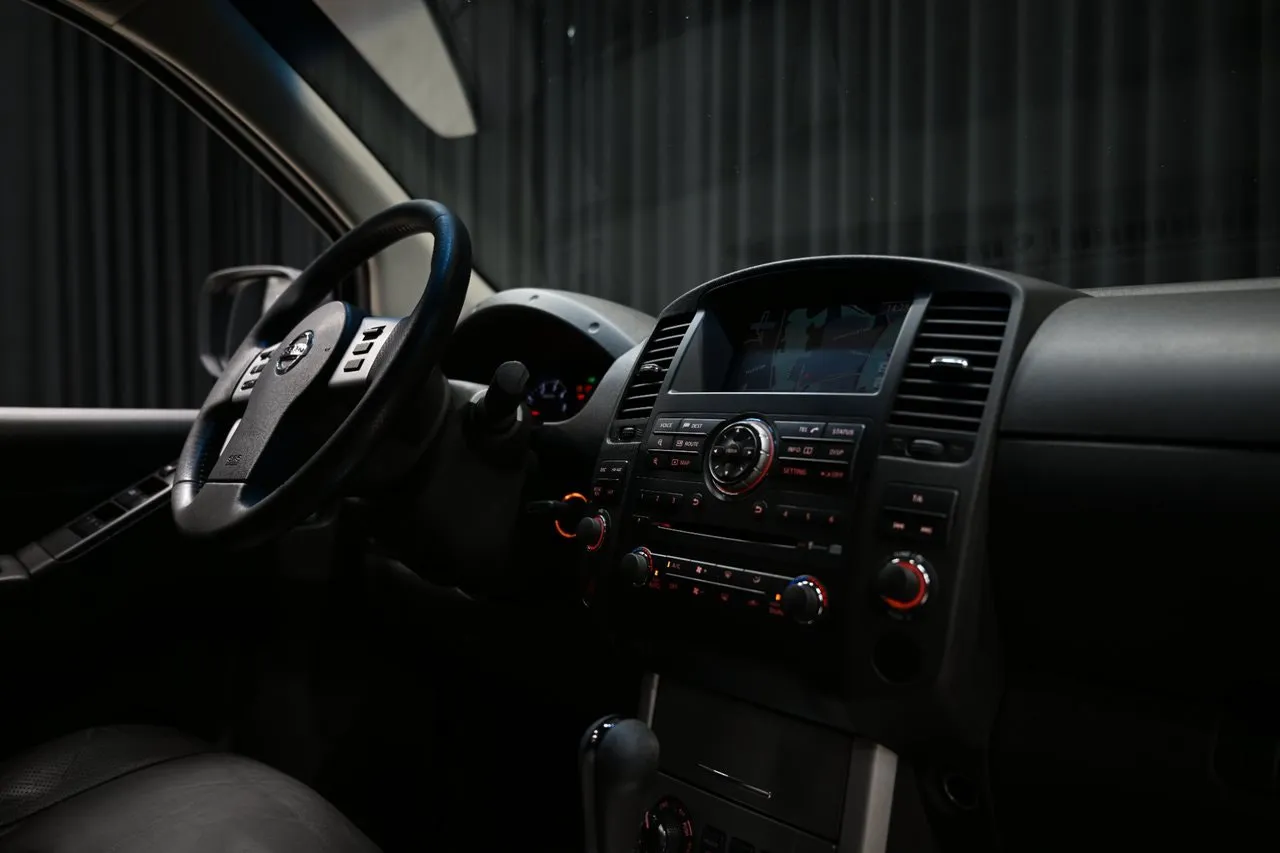 Vehicle image 30