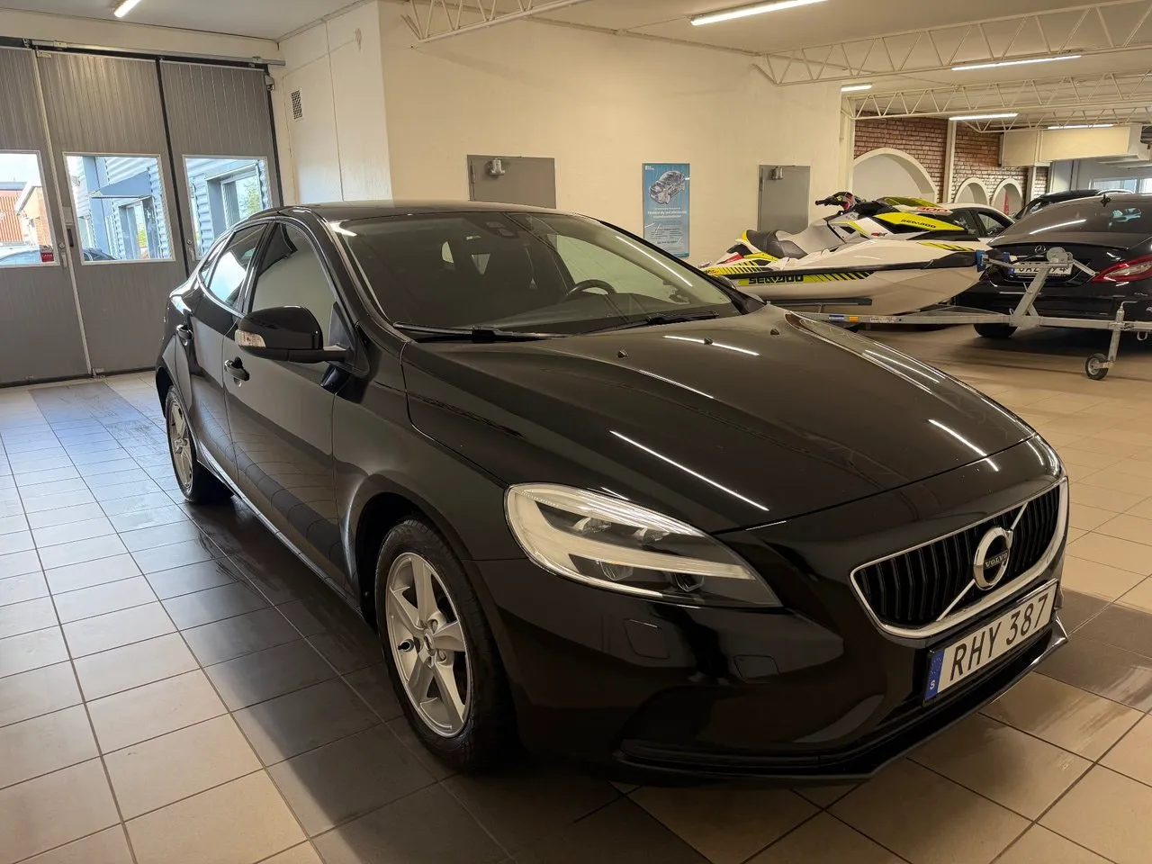 Vehicle image 3
