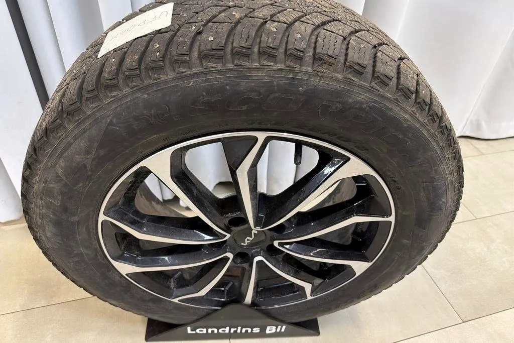 Vehicle image 21
