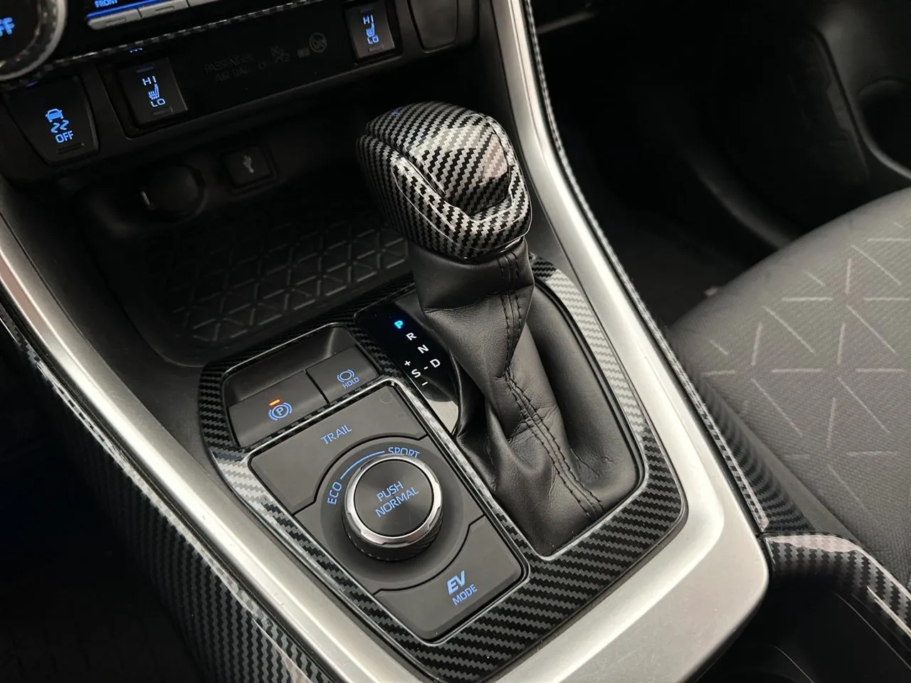Vehicle image 24