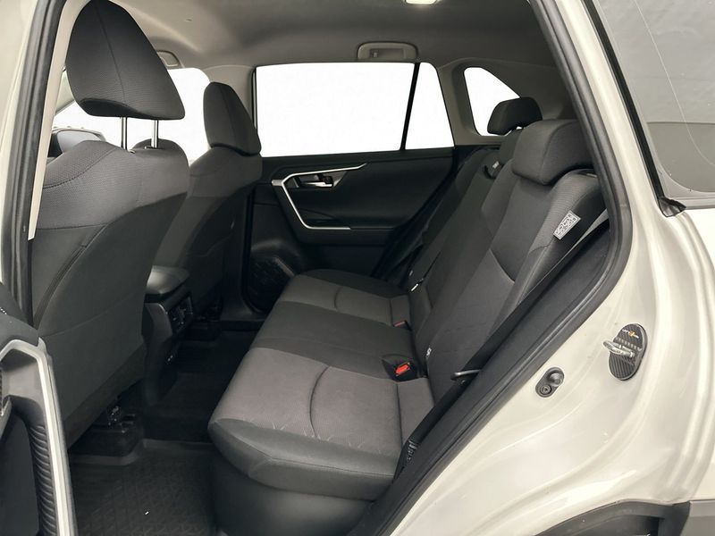 Toyota RAV4 bild 27
