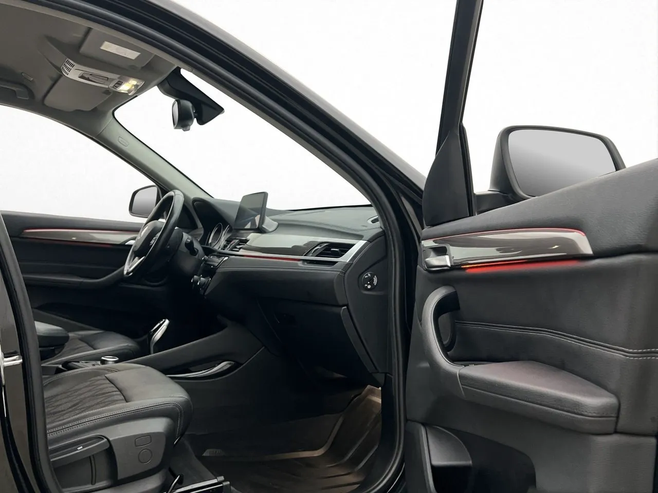 Vehicle image 26