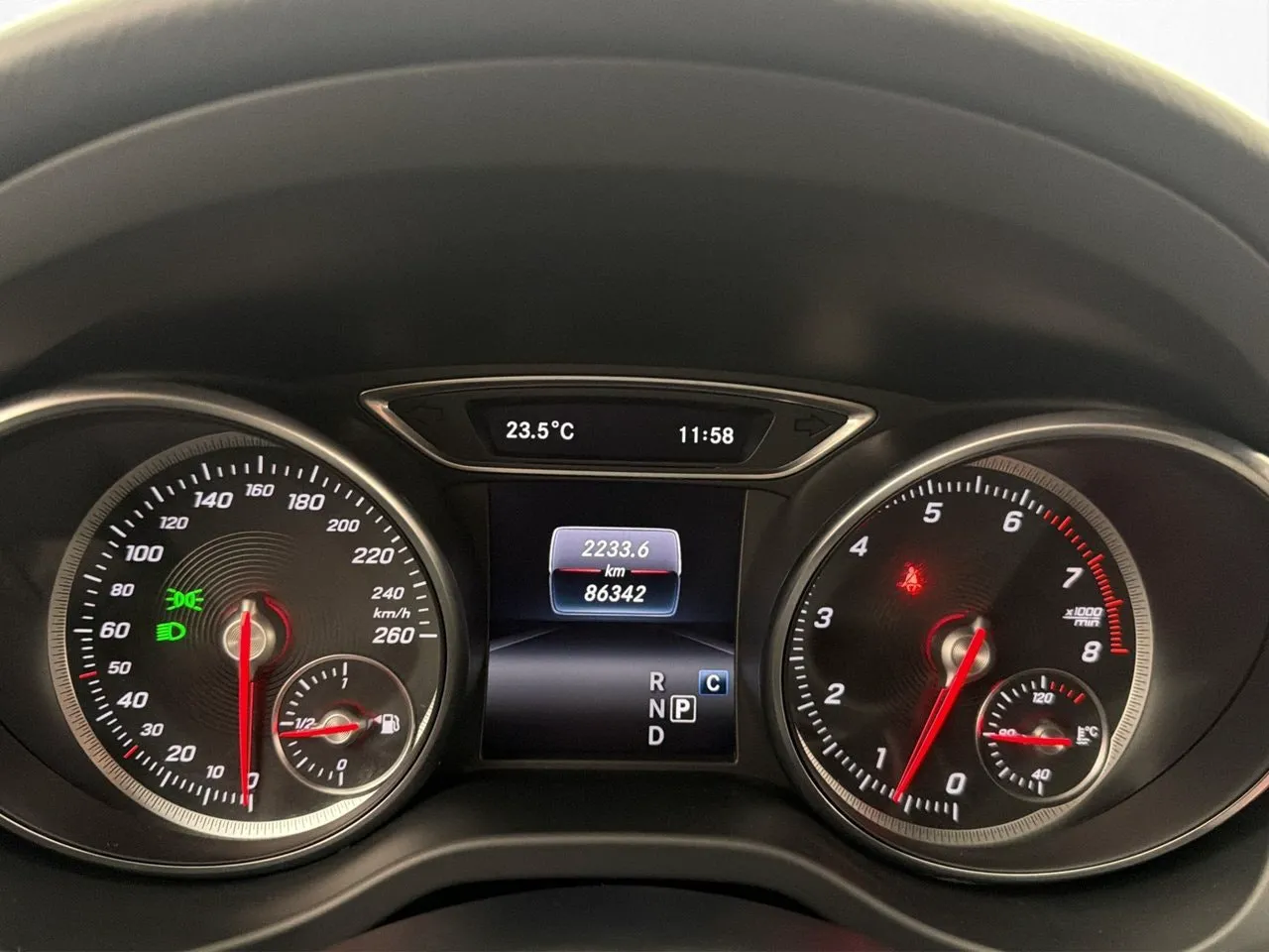 Vehicle image 14