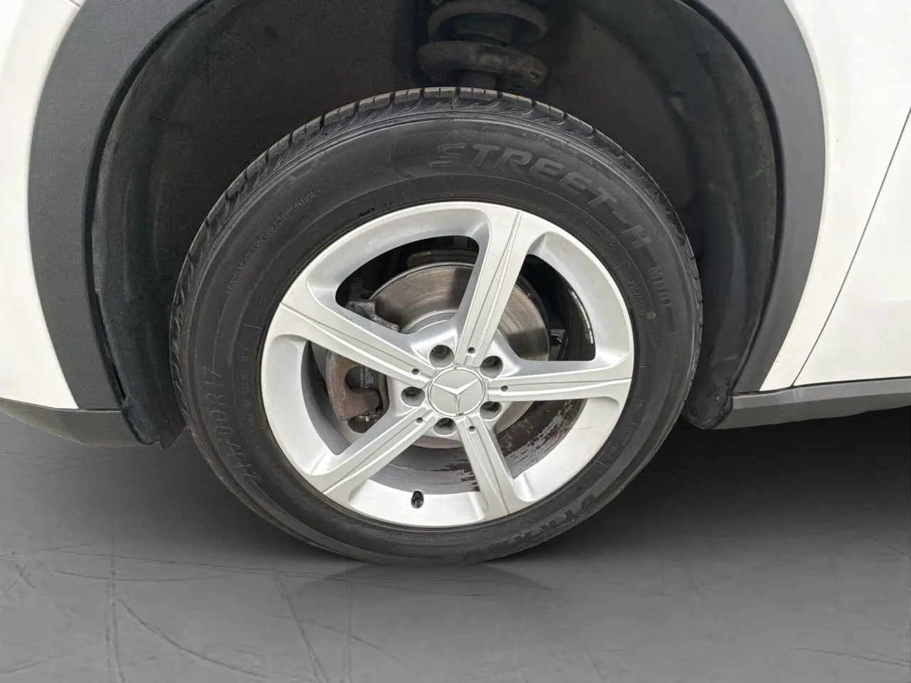Vehicle image 26