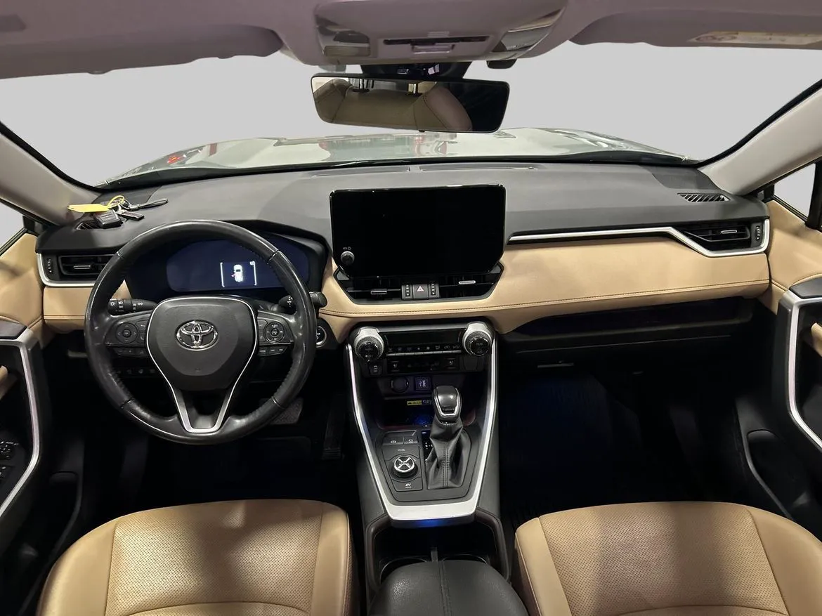 Vehicle image 11
