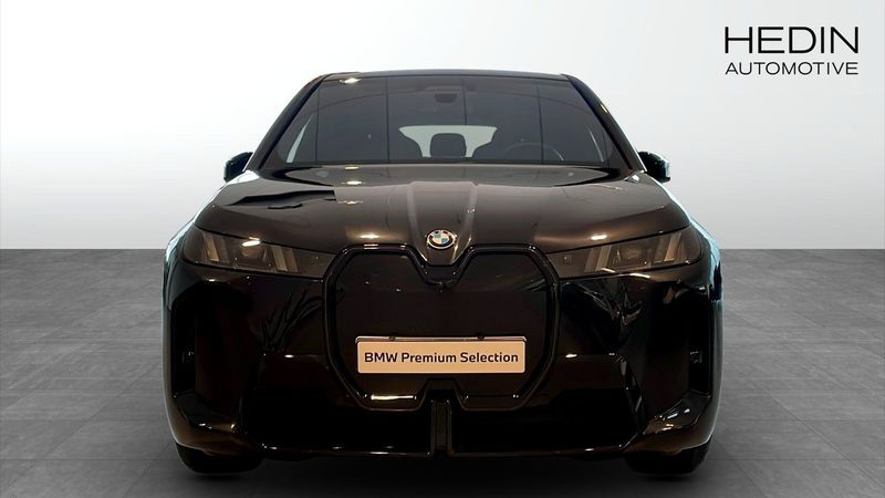 BMW iX bild 8