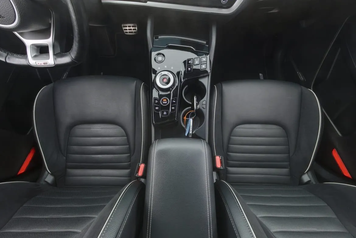 Vehicle image 18
